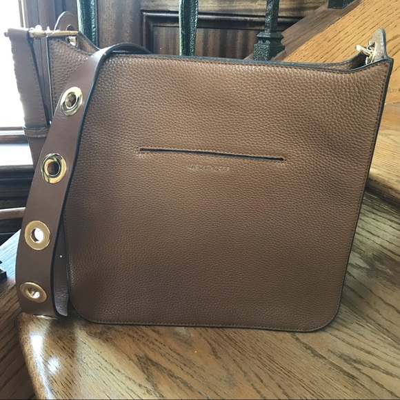 michael kors crossbody messenger bag